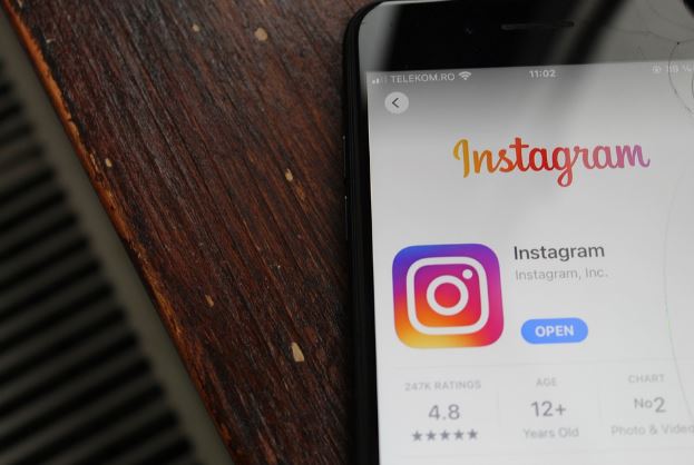 Leia mais sobre o artigo Os 7 melhores apps para colocar legenda no stories do Instagram