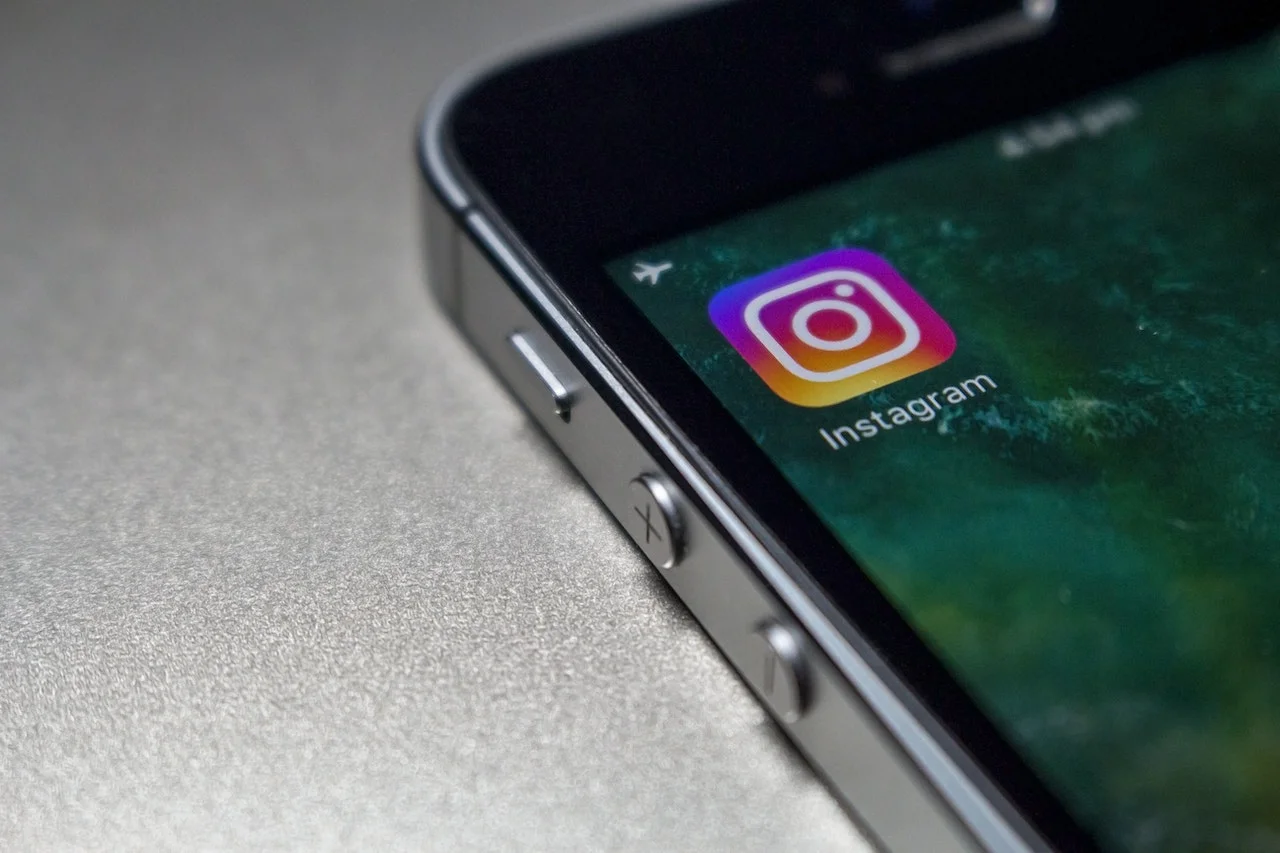 Leia mais sobre o artigo Segredos do Instagram: Desvende como ver Stories anonimamente